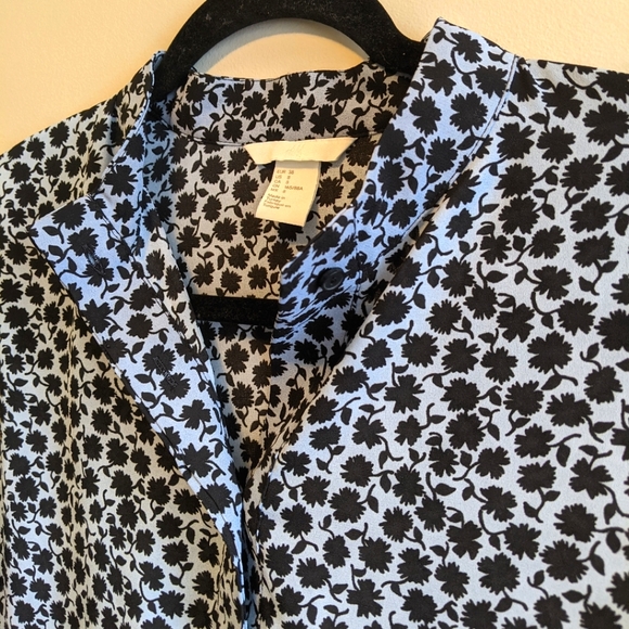 H&M floral patterned blouse - Picture 2 of 3